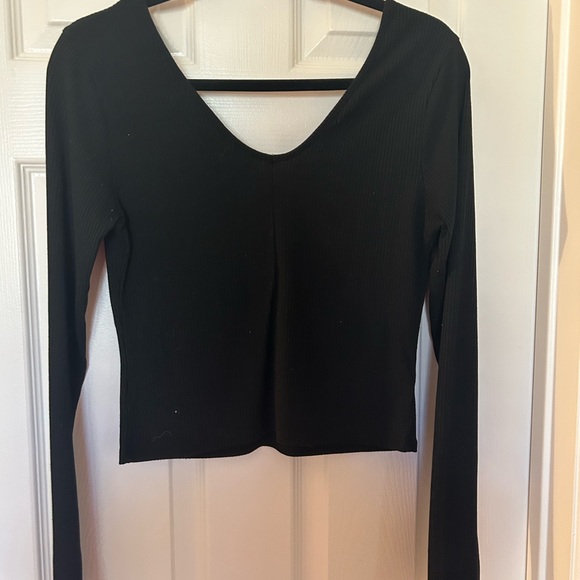 black long sleeve - Picture 2 of 3